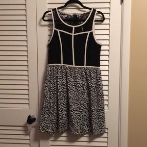Kensie Dress Size M